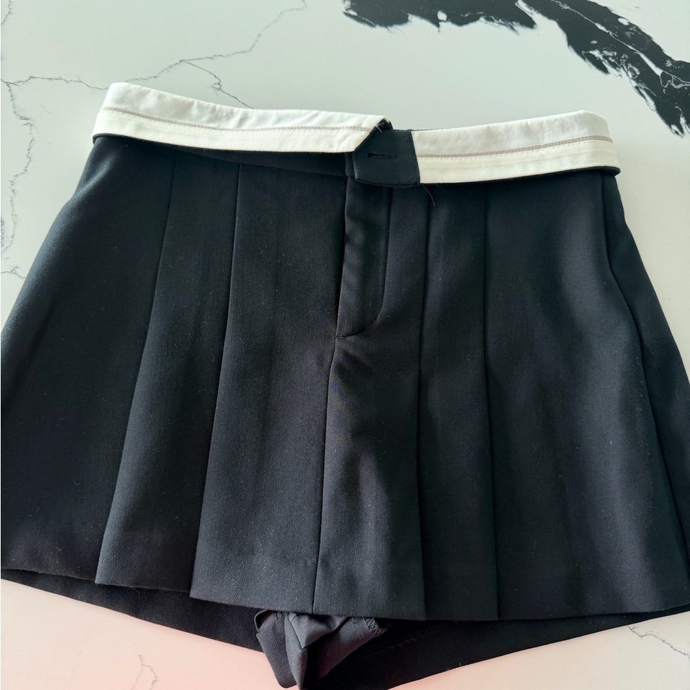 Zara Black Pleated Skort with White Waistband
